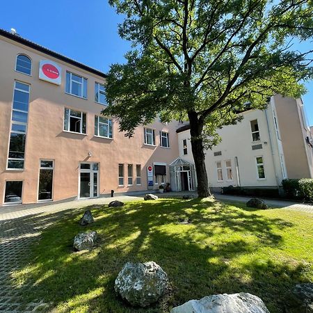 1, 2, Sleep Boardinghouse Unterschleissheim Zentrum Екстериор снимка