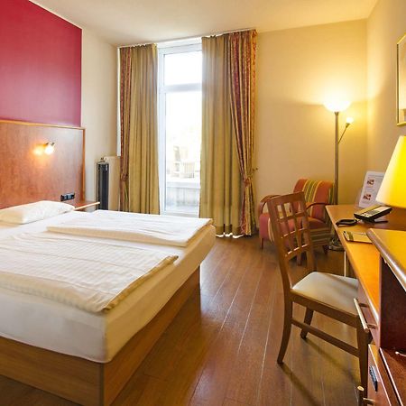 1, 2, Sleep Boardinghouse Unterschleissheim Zentrum Екстериор снимка