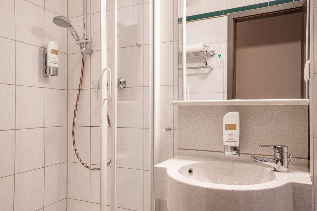1, 2, Sleep Boardinghouse Unterschleissheim Zentrum Стая снимка