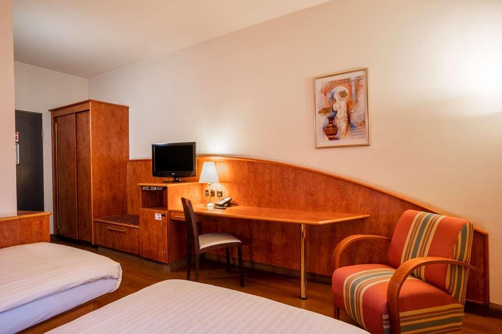 1, 2, Sleep Boardinghouse Unterschleissheim Zentrum Стая снимка