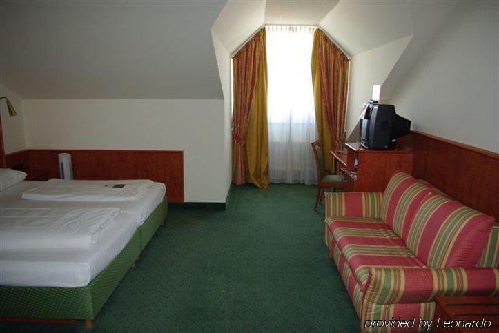 1, 2, Sleep Boardinghouse Unterschleissheim Zentrum Екстериор снимка