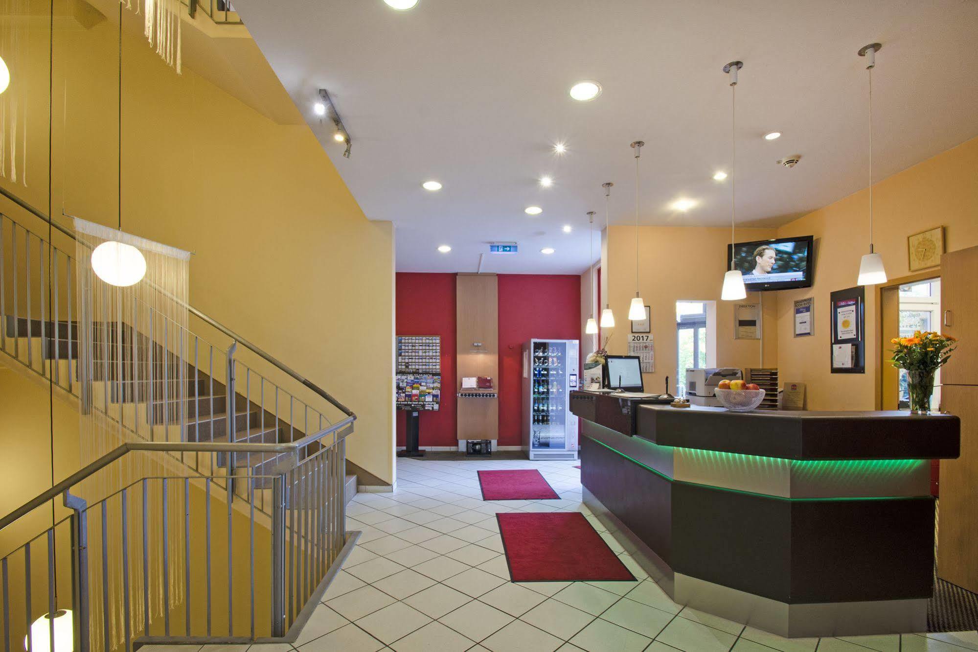 1, 2, Sleep Boardinghouse Unterschleissheim Zentrum Екстериор снимка